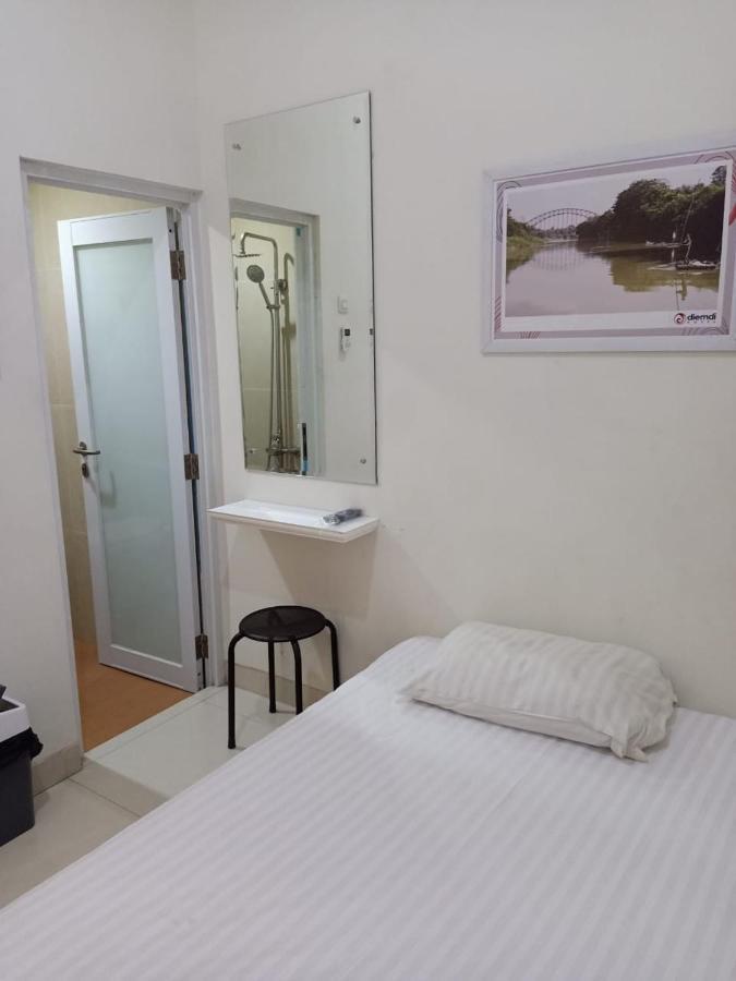 Kiara Cozy Hostel Бандунг Екстер'єр фото